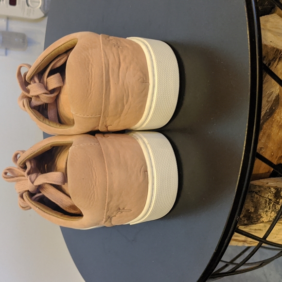 Frye Sneakers NWOT, size 10 - Picture 4 of 9